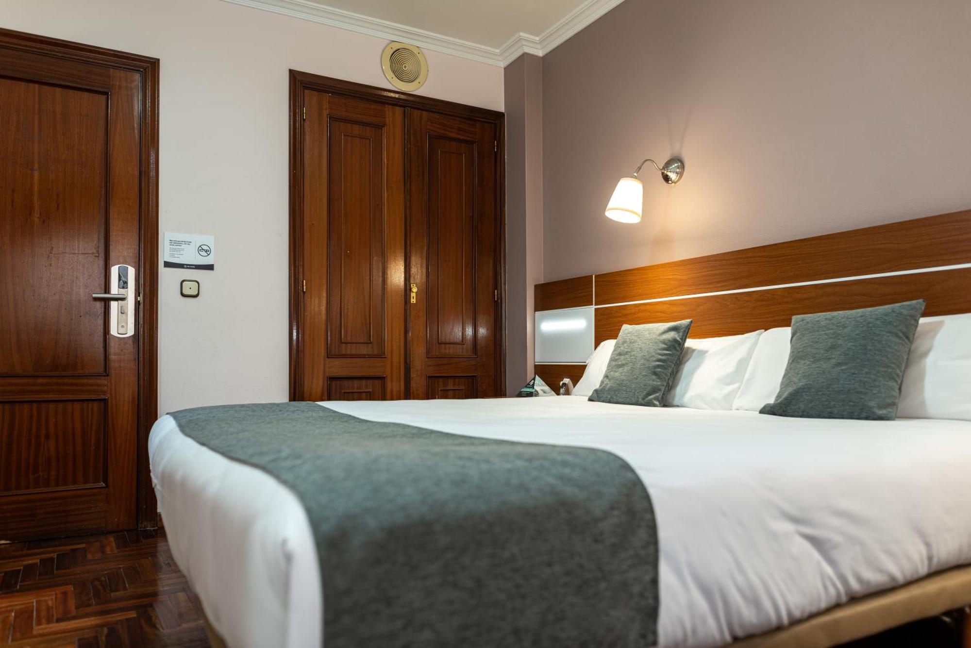 Hotel Alda Centro Pontevedra Kültér fotó